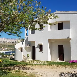 https://apartments-paro.hotelinzadar.com